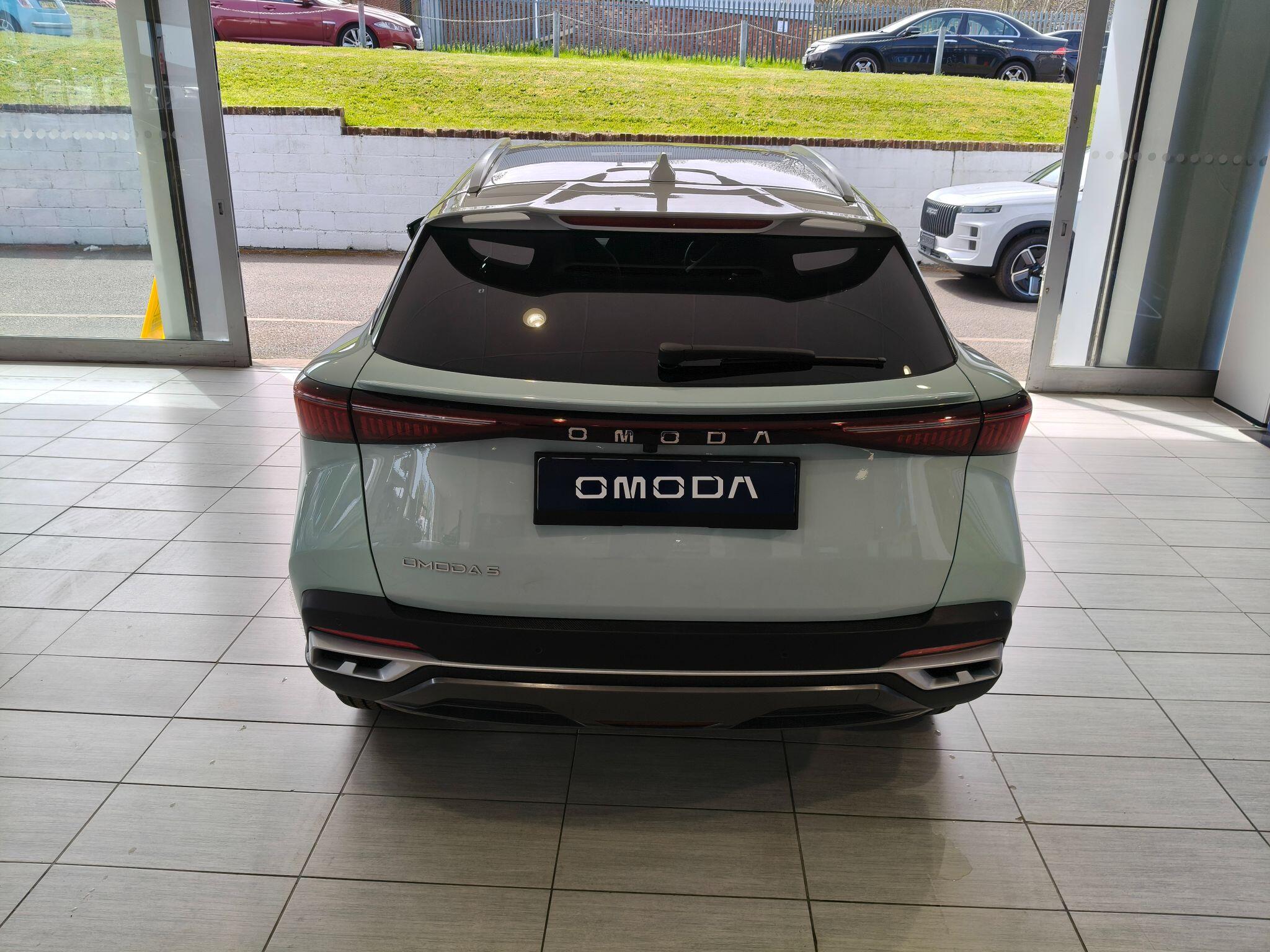 Large vehicle image
